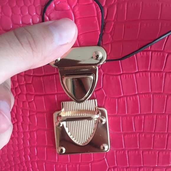 Pink Purse - Picture 2 of 3